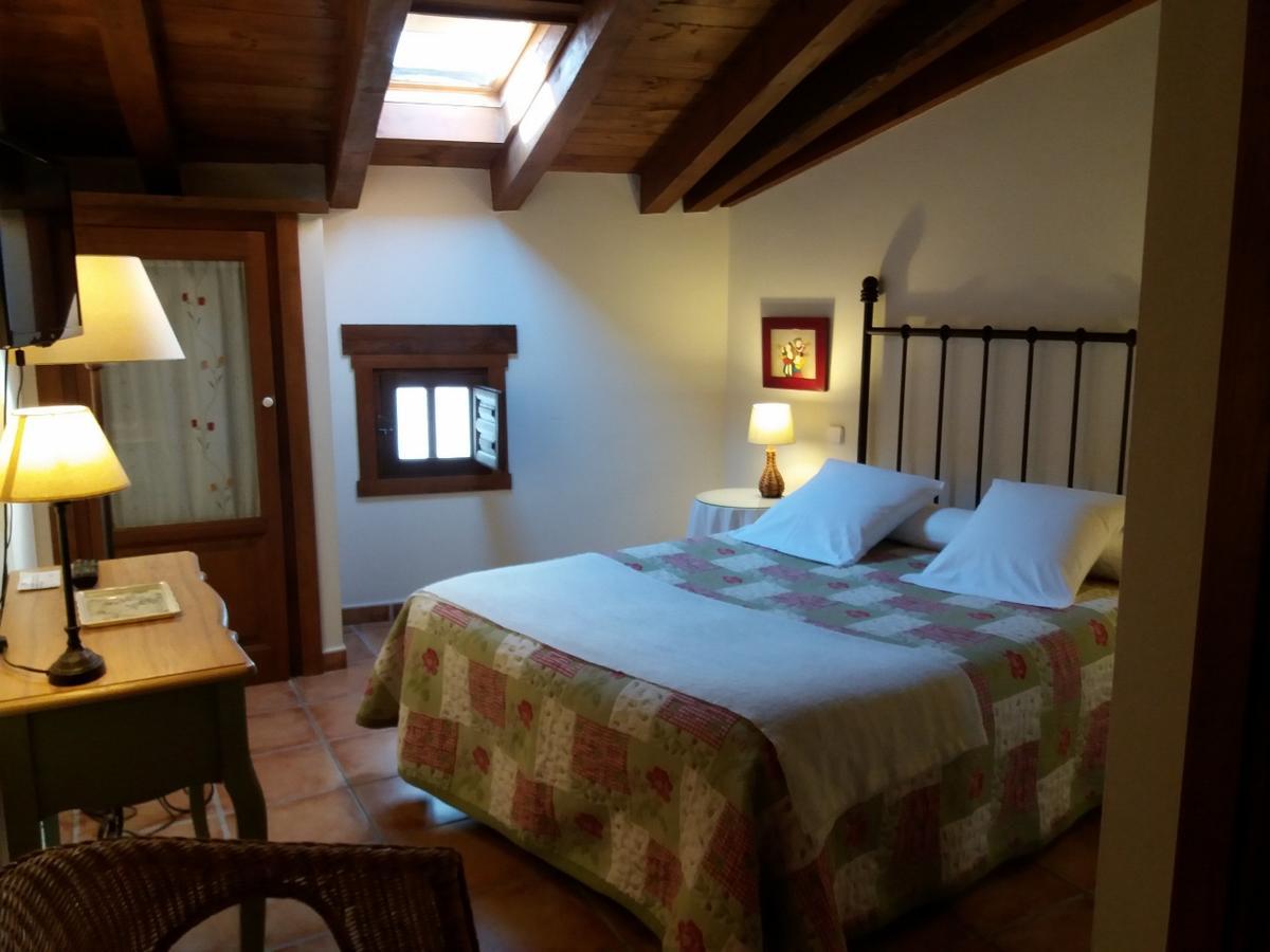 Guest house Rural Luna Y Rural Lunaposada 2*