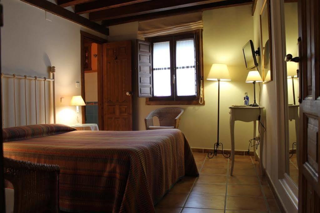 Rural Luna Y Rural Lunaposada Guest house